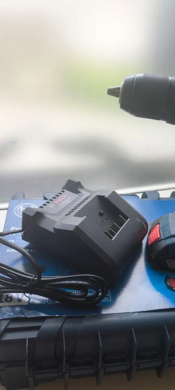 Furadeira Impacto Bosch GSB 185-LI 18V - Nova Lacrada! - Foto 5