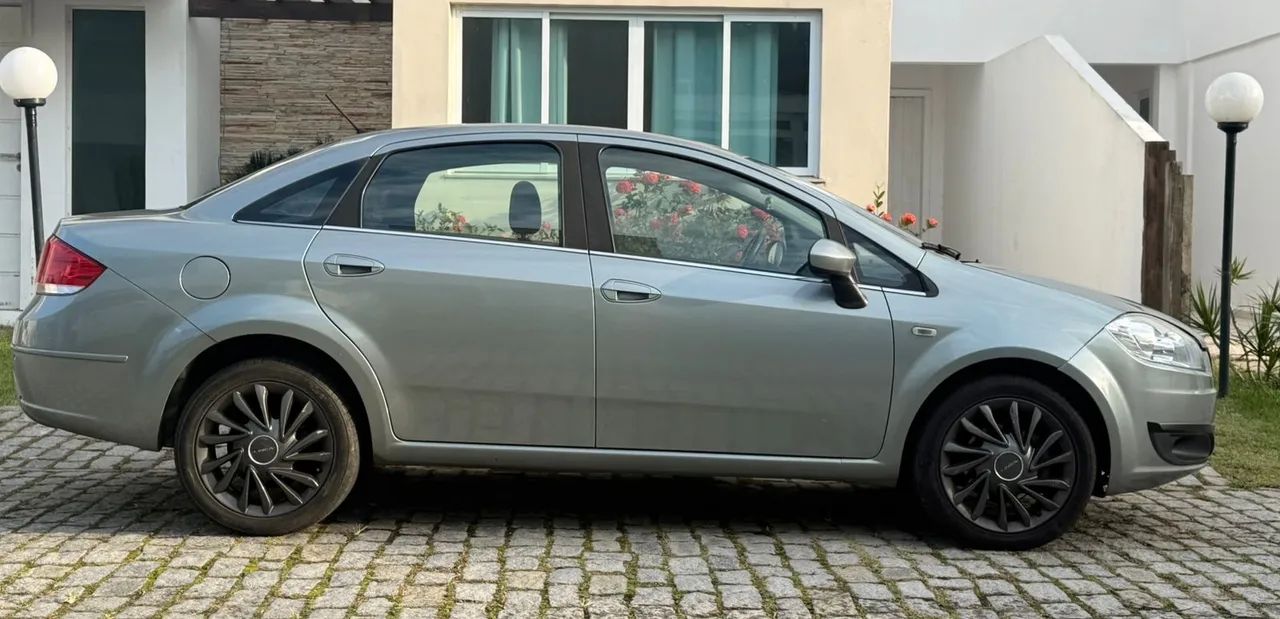 Fiat Linea Absolute 1.9/1.8 Flex Dualogic 4P 2016 - Foto 3