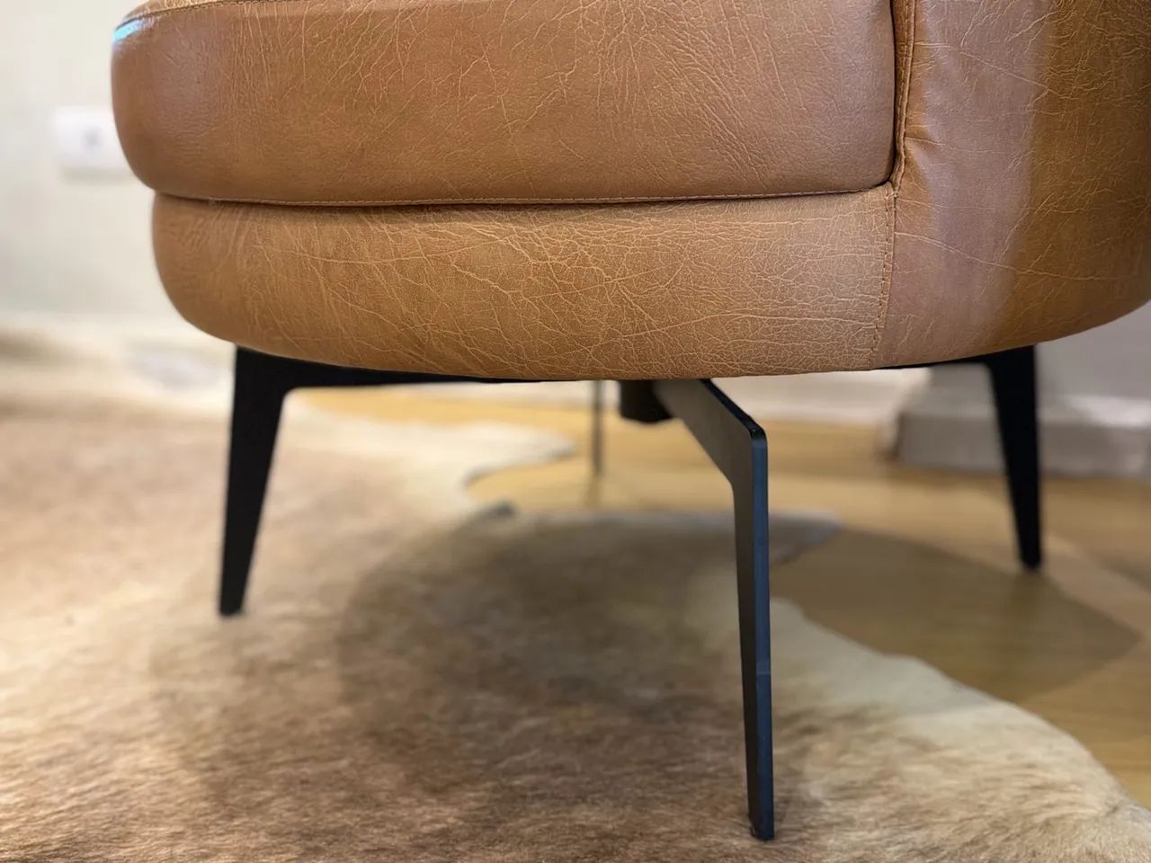 2 Poltronas giratória couro  - Foto 4