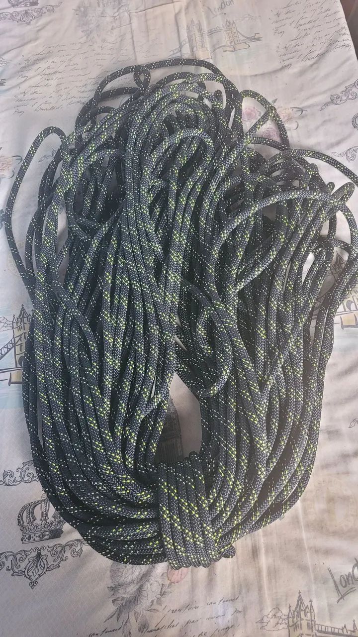 Equipamentos para rapel e escalada 