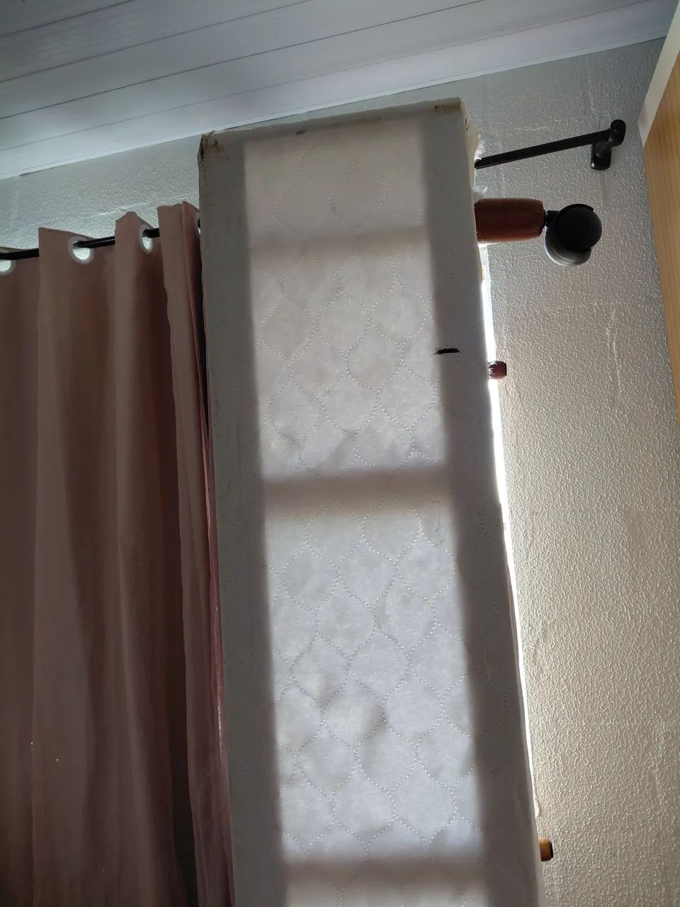 Vendo base de cama de solteiro 80 pila  - Foto 2