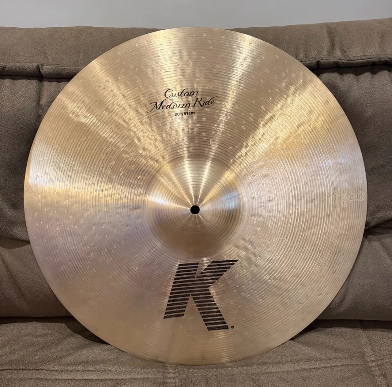 Prato de condução Zildjan K médium ride Custom de 20 polegadas 