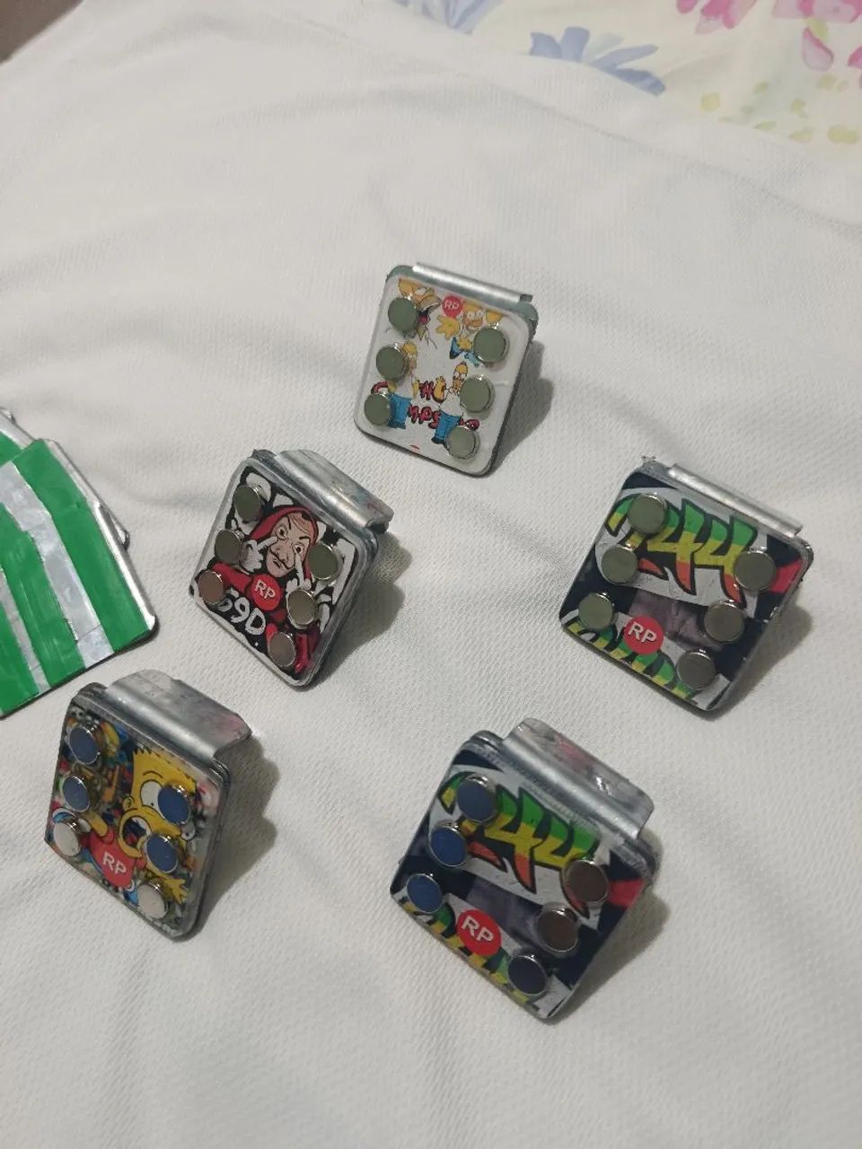 SUPORTE MAGNÉTICO PARA CELULAR ?