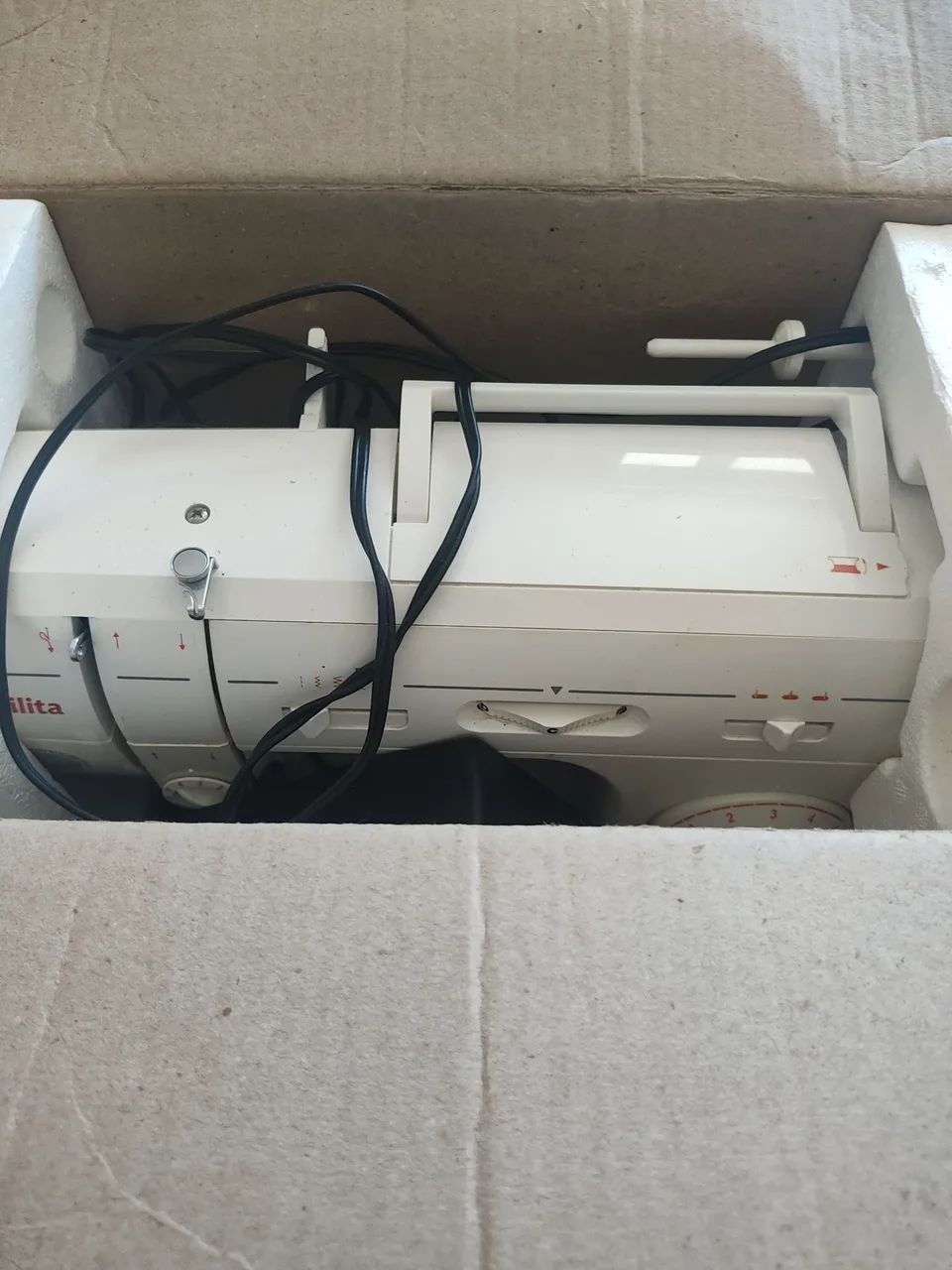 Máquina de costura  - Foto 2