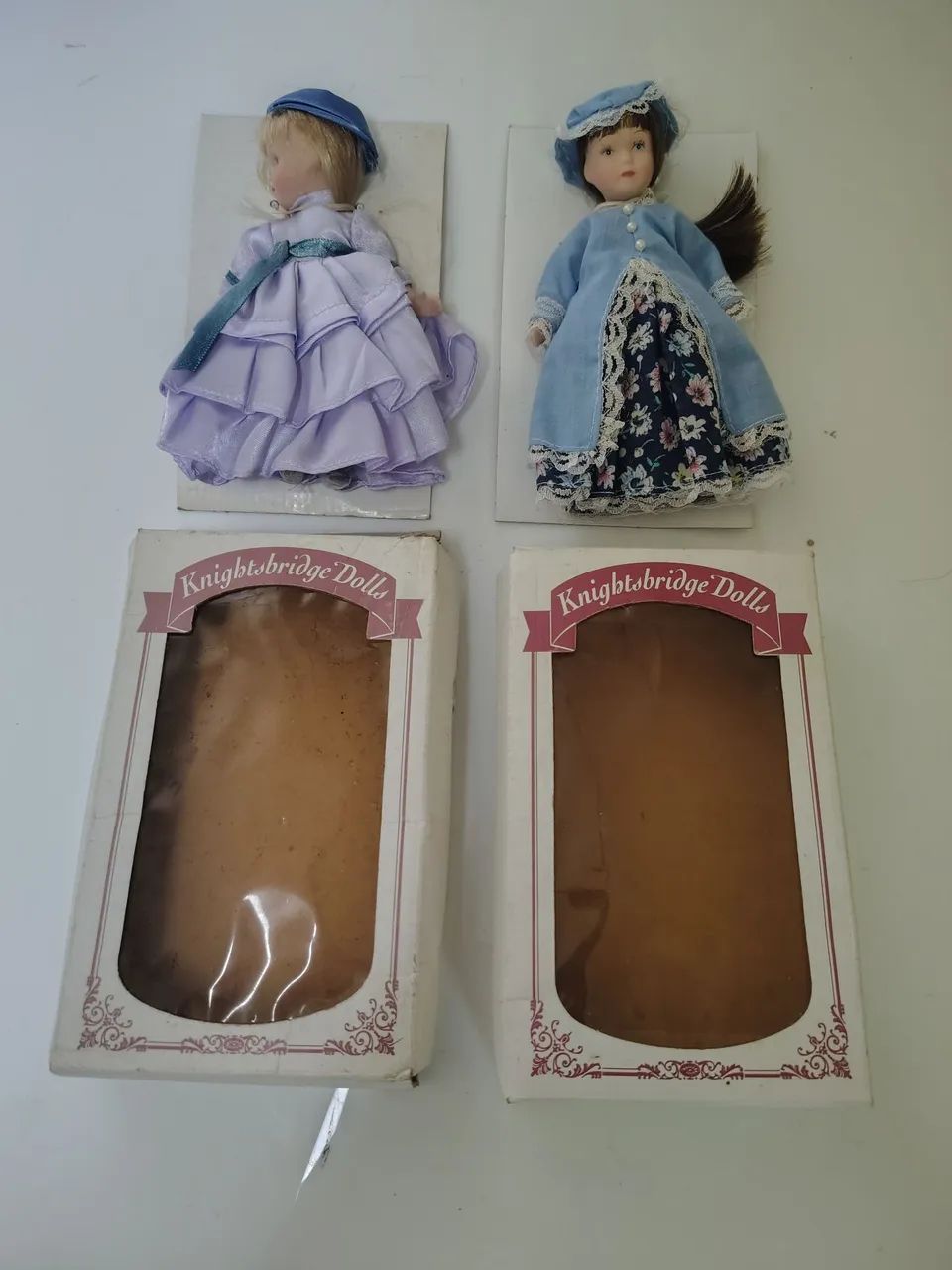 Par de Bonecas Knightsbridge Dolls
