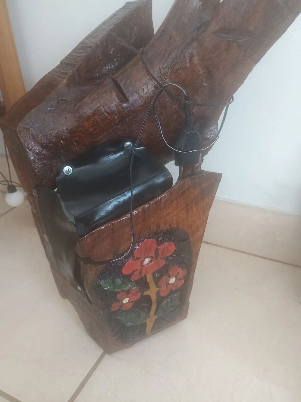 Escultura e luminárias de chão  - Foto 3