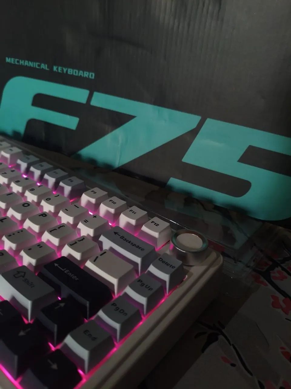 Teclado Mecânico Aula F75 - Novo
