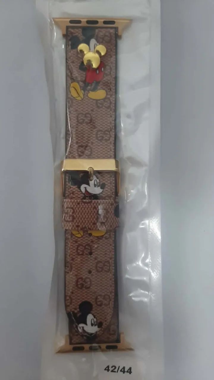 Pulseira smartwatch estampa Gucci Mickey 42/44mm couro sintético. - Foto 4