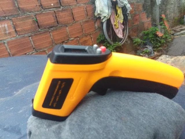 TERMÔMETRO DIGITAL INFRAVERMELHO COM MIRA LASER... MEDIDOR DE TEMPERATURA  - Foto 4