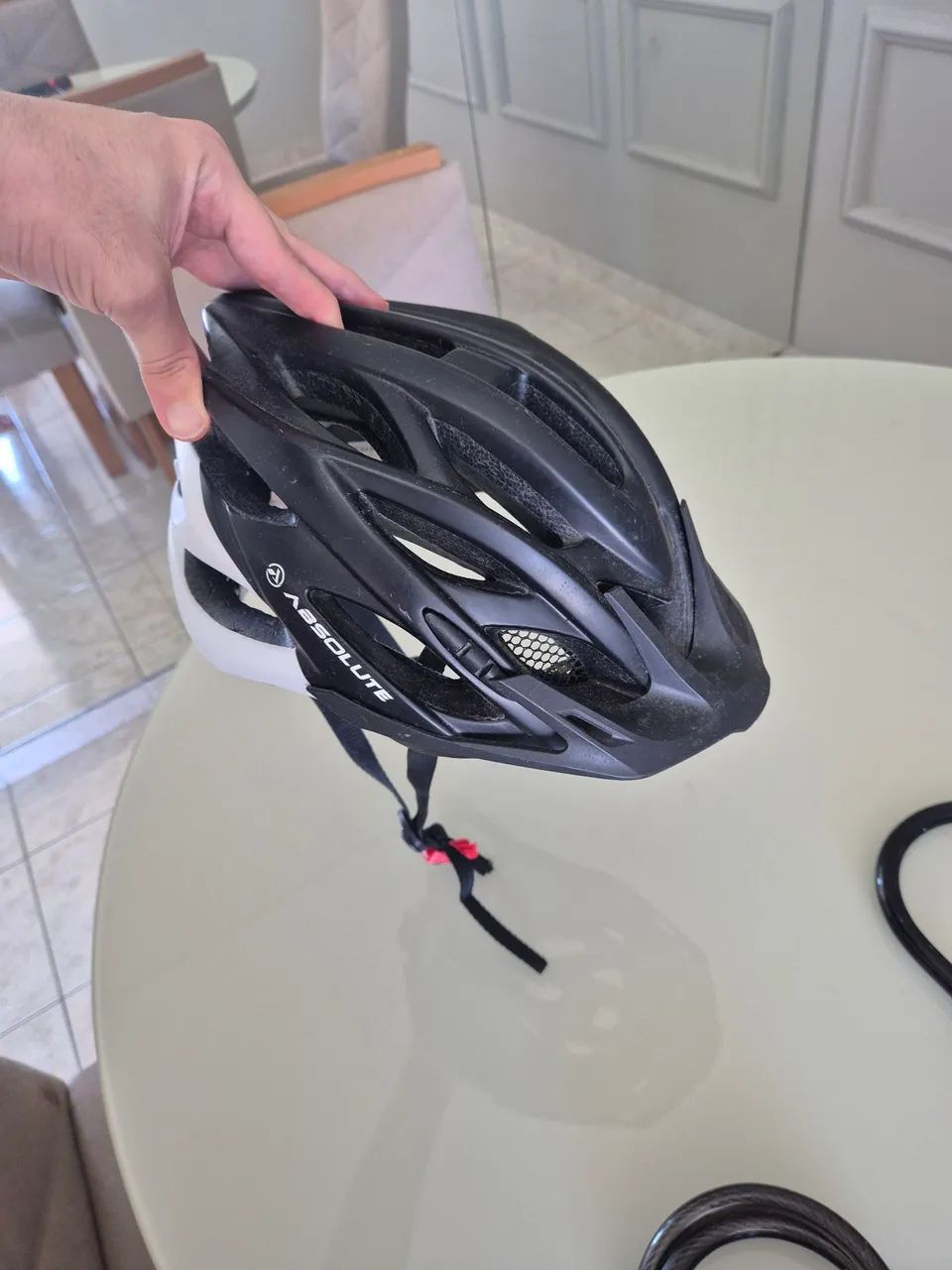 Capacete e cadeado de bicicleta - Foto 2