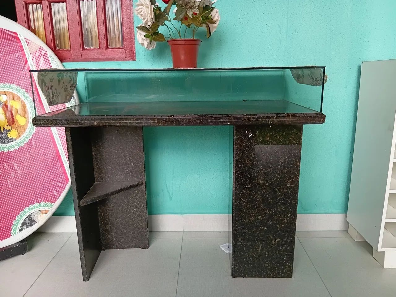 Balcão  mármore e vidro