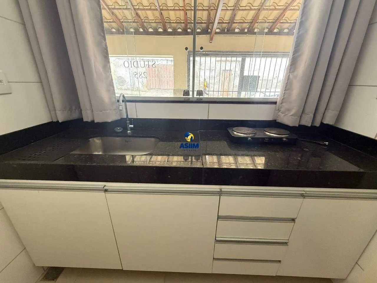 KITNET MOBILIADA E EQUIPADA PARA LOCAÇÃO NO CARLOS PRATES  PRATICIDADE E CONFORTO EM BH - Foto 3