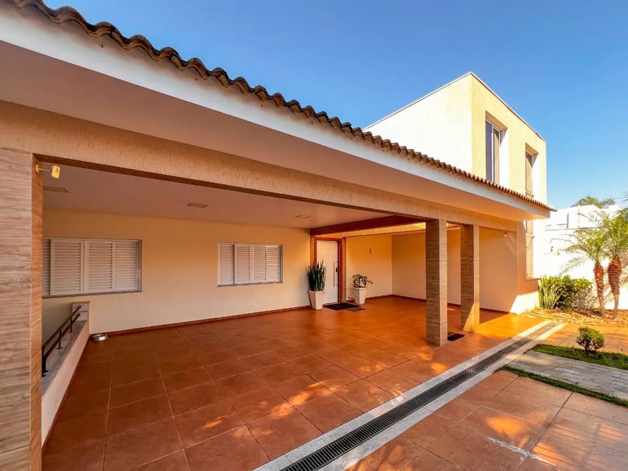Casa à venda em Maringá, Zona 04, com 3 quartos, com 550 m² - Foto 4
