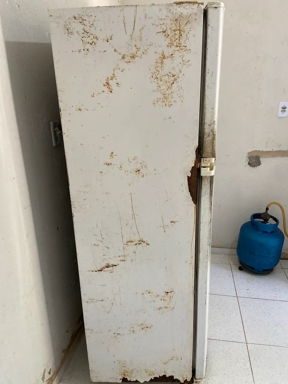 Geladeira biplex - comsul com desfeito no compressor, ela tem 1, 80 de comprimento  - Foto 2