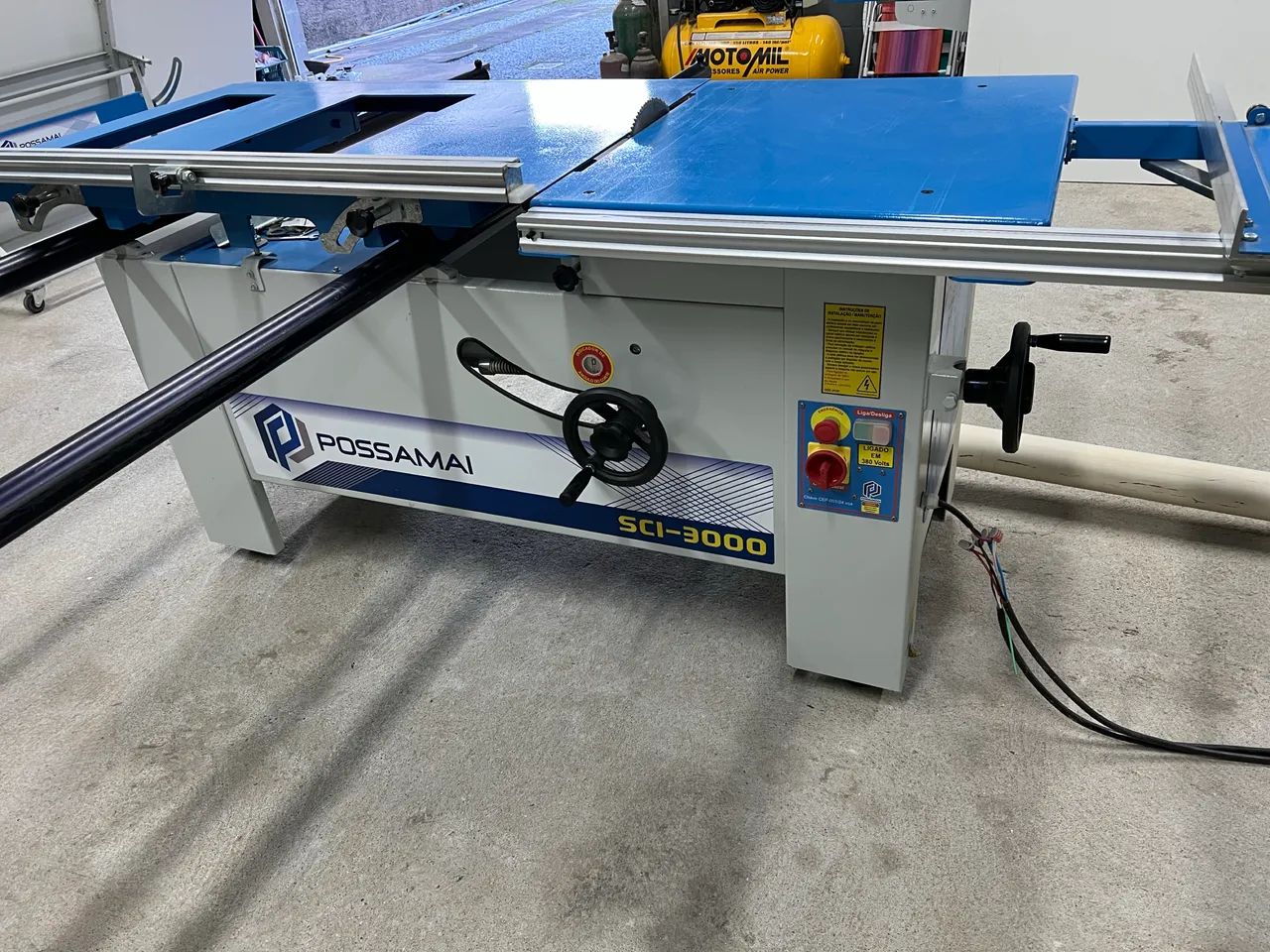 Esquadrejadeira SCI 3000 com riscador 