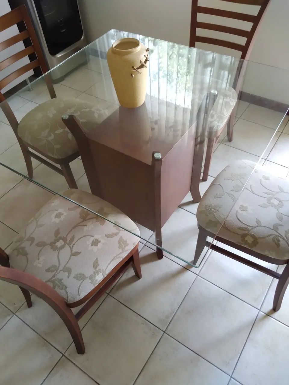 Jogo de mesa com 4 cadeiras  - Foto 3