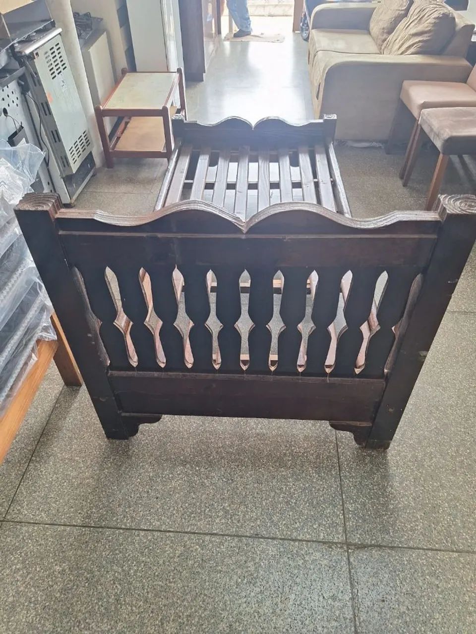 Cama de solteiro madeira maciça usada ((ENTREGO GRATIS)) - Foto 3