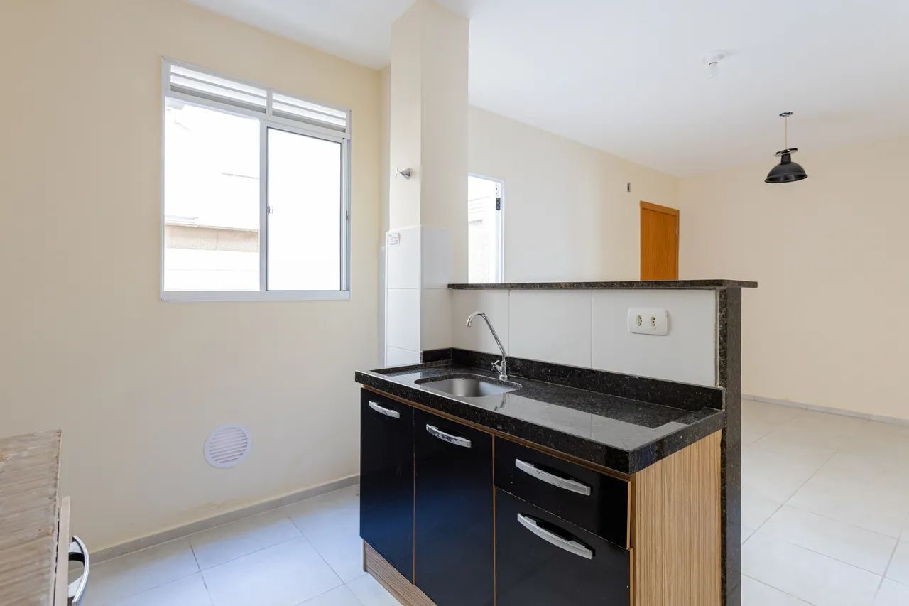 Apartamento com 2 Quartos para alugar, 37m² - Forquilhas - Foto 2