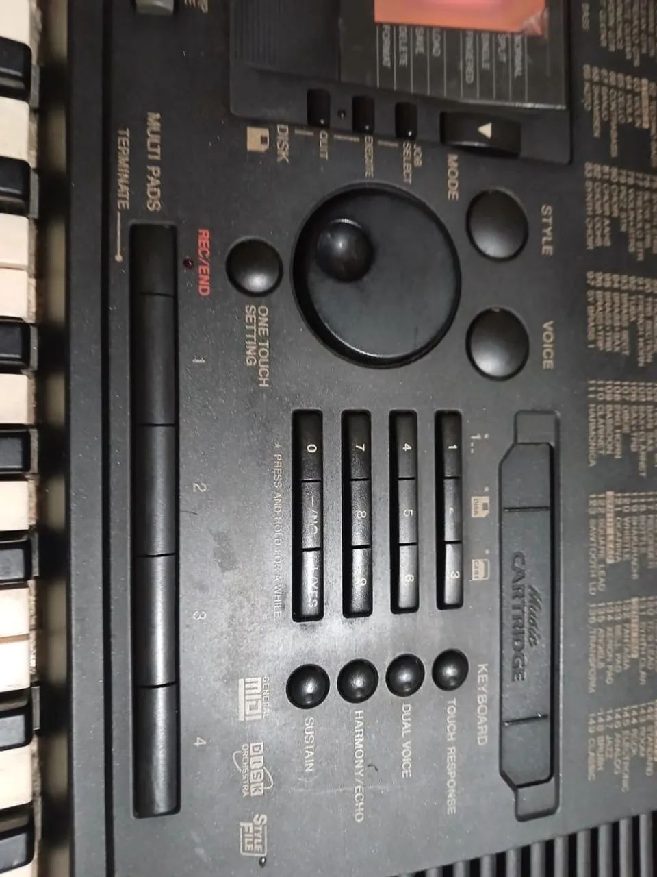 TECLADO YAMAHA PSR 620 - Foto 5