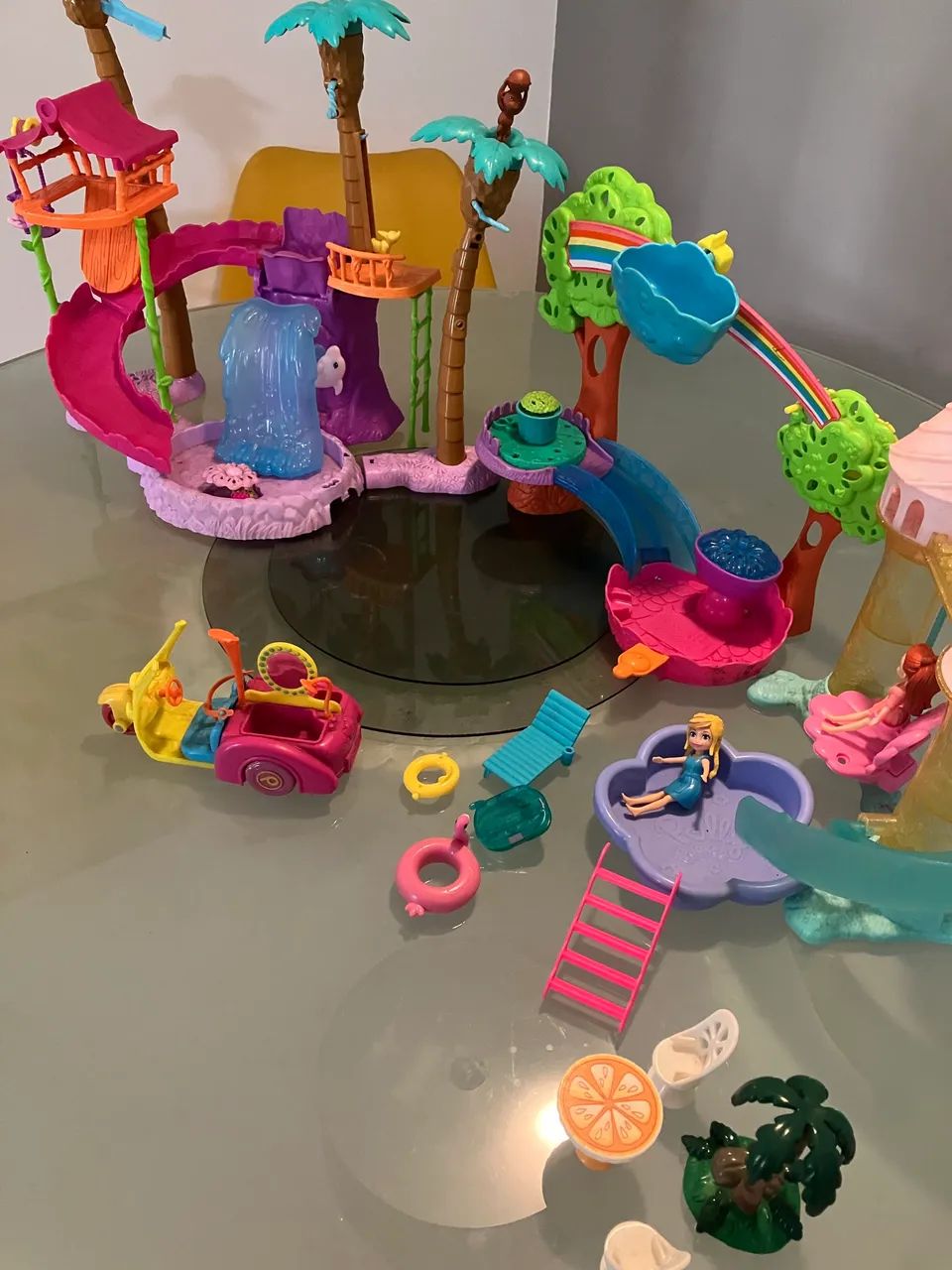 Brinquedos da Lol e 2 Lol. E um castelo - Foto 4