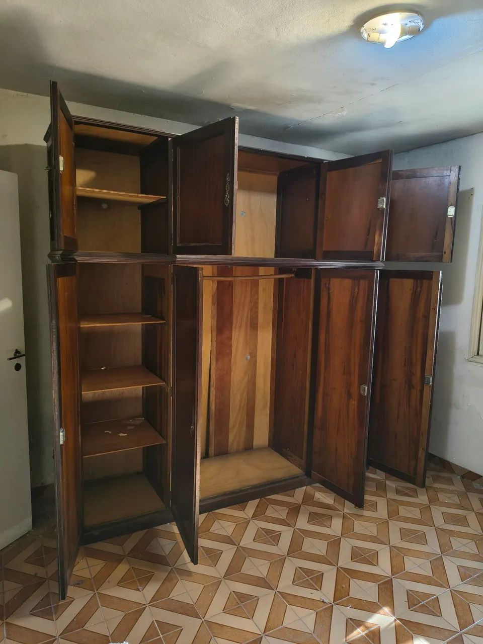 Guarda roupa antigo - Foto 4