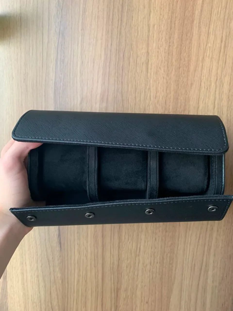ESTOJO EM COURO ORIGINAL PARA RELÓGIOS - NA COR PRETA - Foto 5