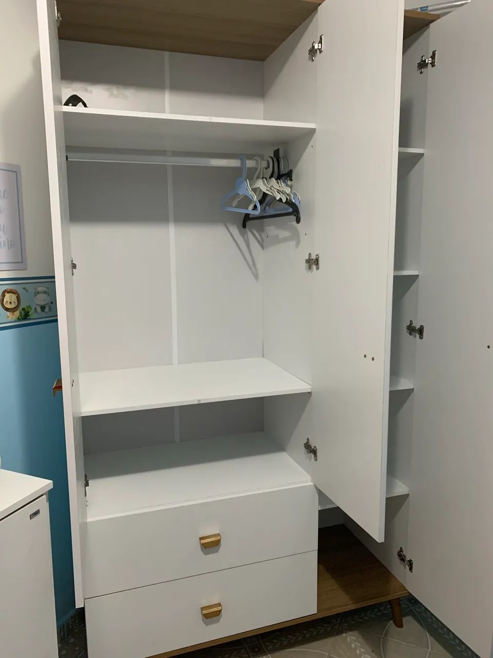 Vende-se Guarda-roupa 
