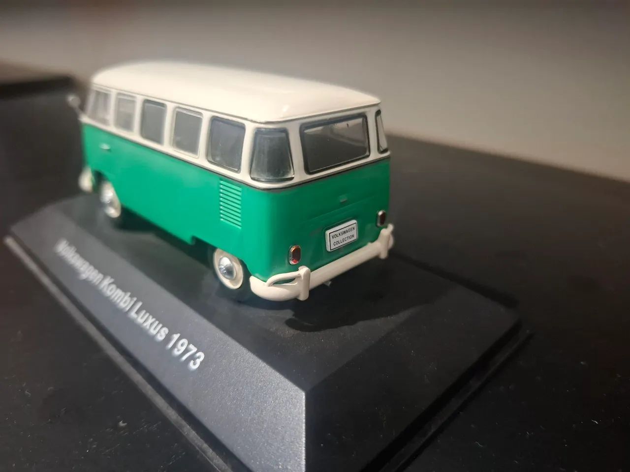 Miniatura VW Kombi Luxus (1973) 1:43 - Foto 2