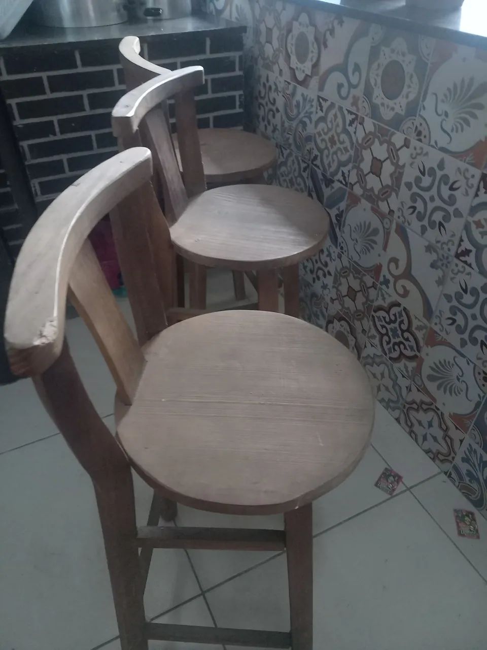 Banquetas de madeira maciça  - Foto 2