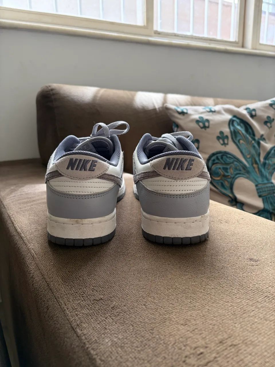 Nike Dunk Low Cinza/Branco Original - Ótimo Estado - Foto 3