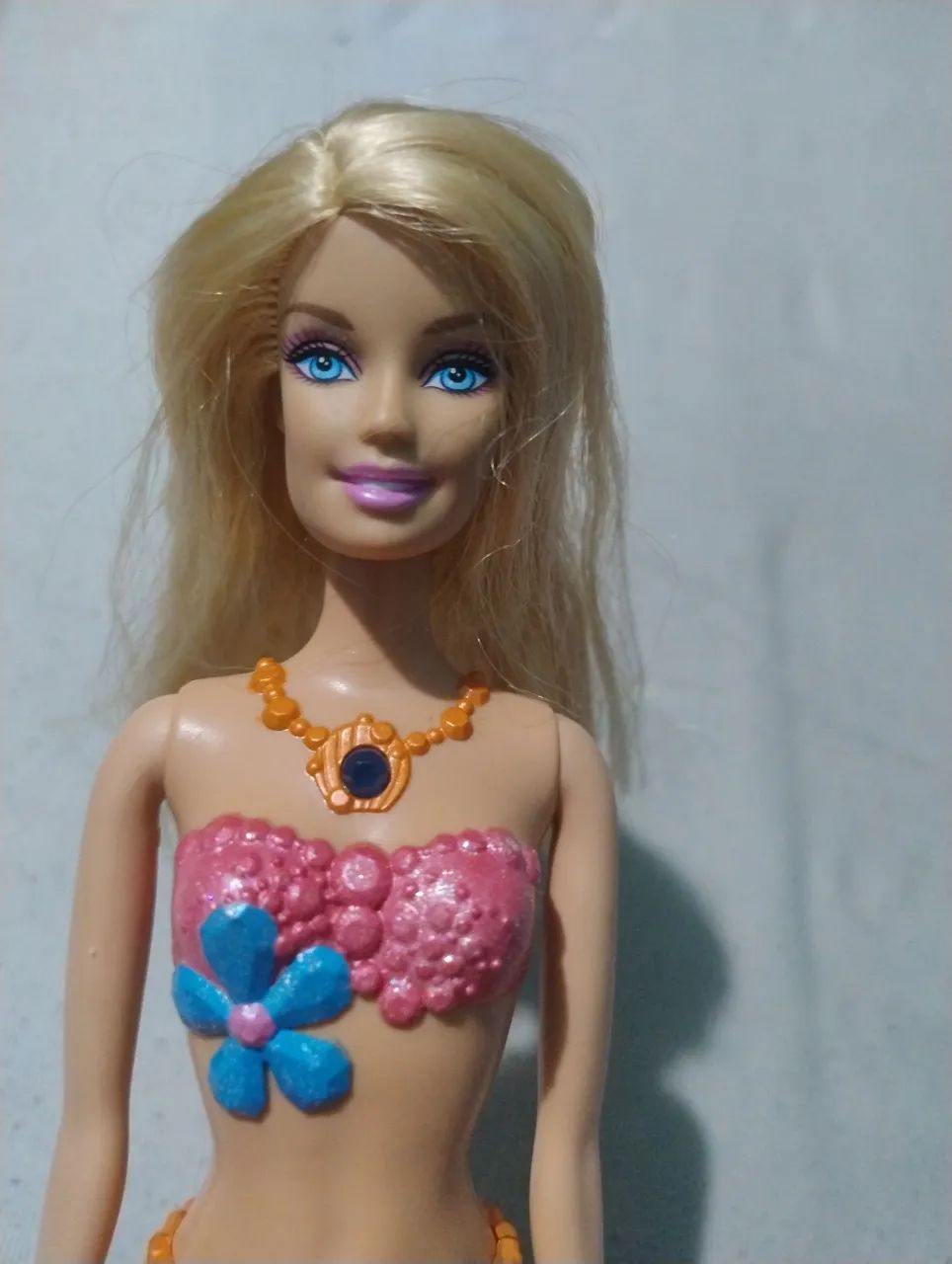 Boneca Barbie Sereia Luz e Brilho - Foto 3