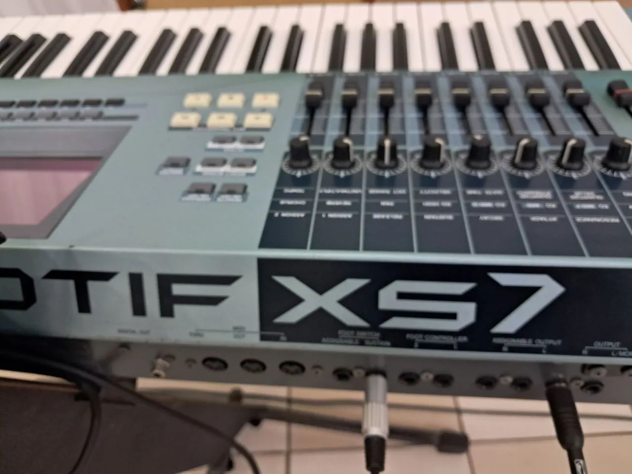 YAMAHA MOTIF XS7 76鍵 TECLADO YAMAHA MOTIF XS7 - Instrumentos musicais - Santa Terezinha