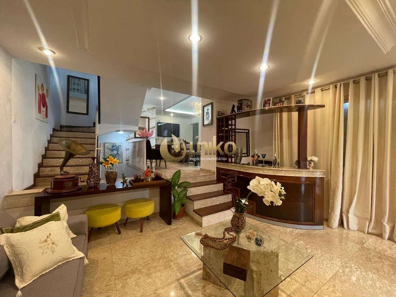 5 quartos, 1 suite, 4 vgs- Santa Lúcia - Foto 2
