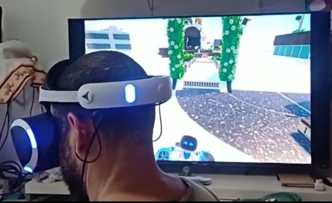 PSVR V2 - PS4 e PS5 - Leia todo anúncio  - Foto 2