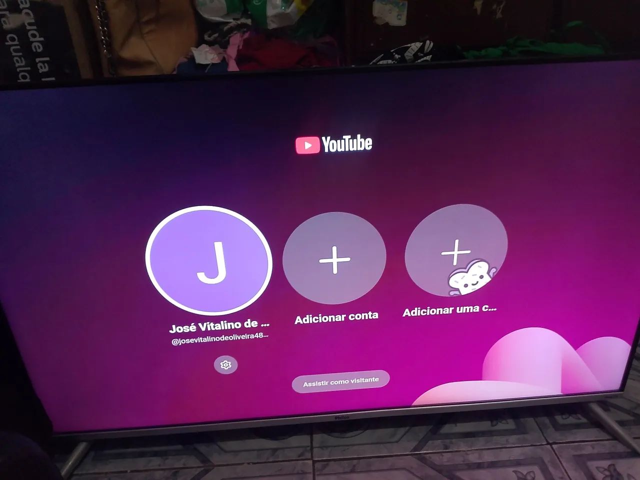 Vendo ou troco tv Philco 50 pelegadas, troco por iPhone. - Foto 3