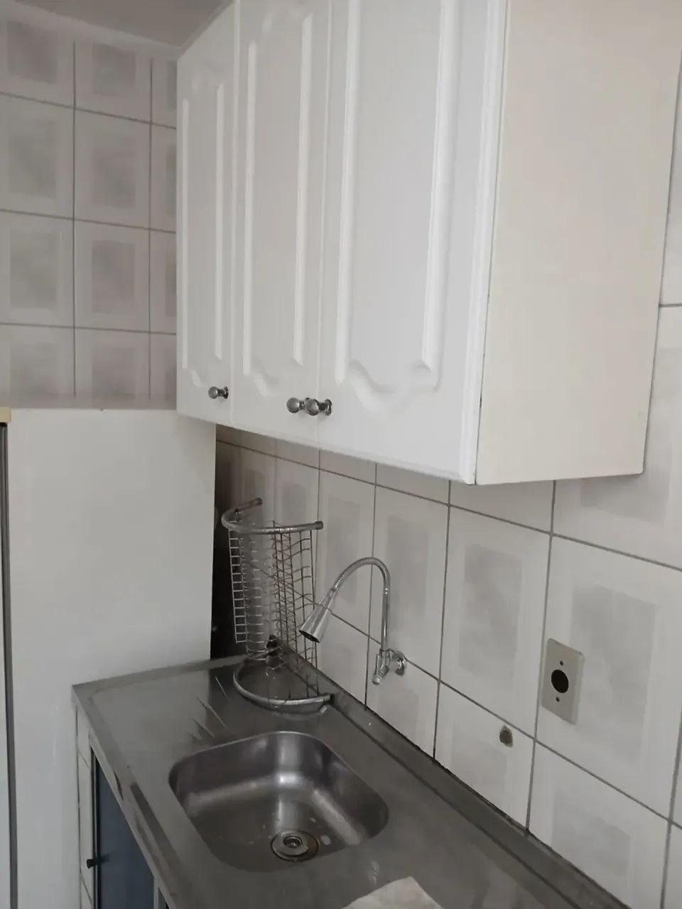 Kitnet Centro, mobiliada 45 m2 , piso frio, andar alto - Foto 3