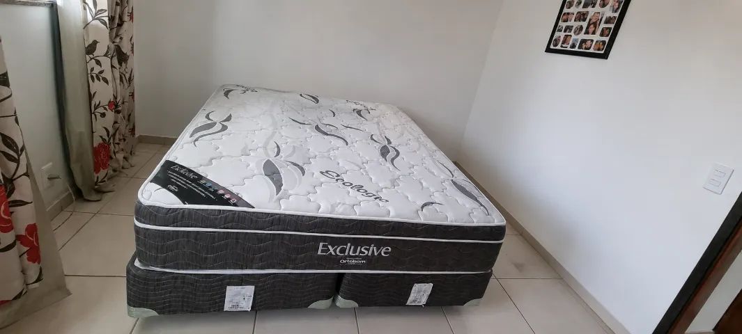 Cama Box Queem e colchão Ortobom muito novos 