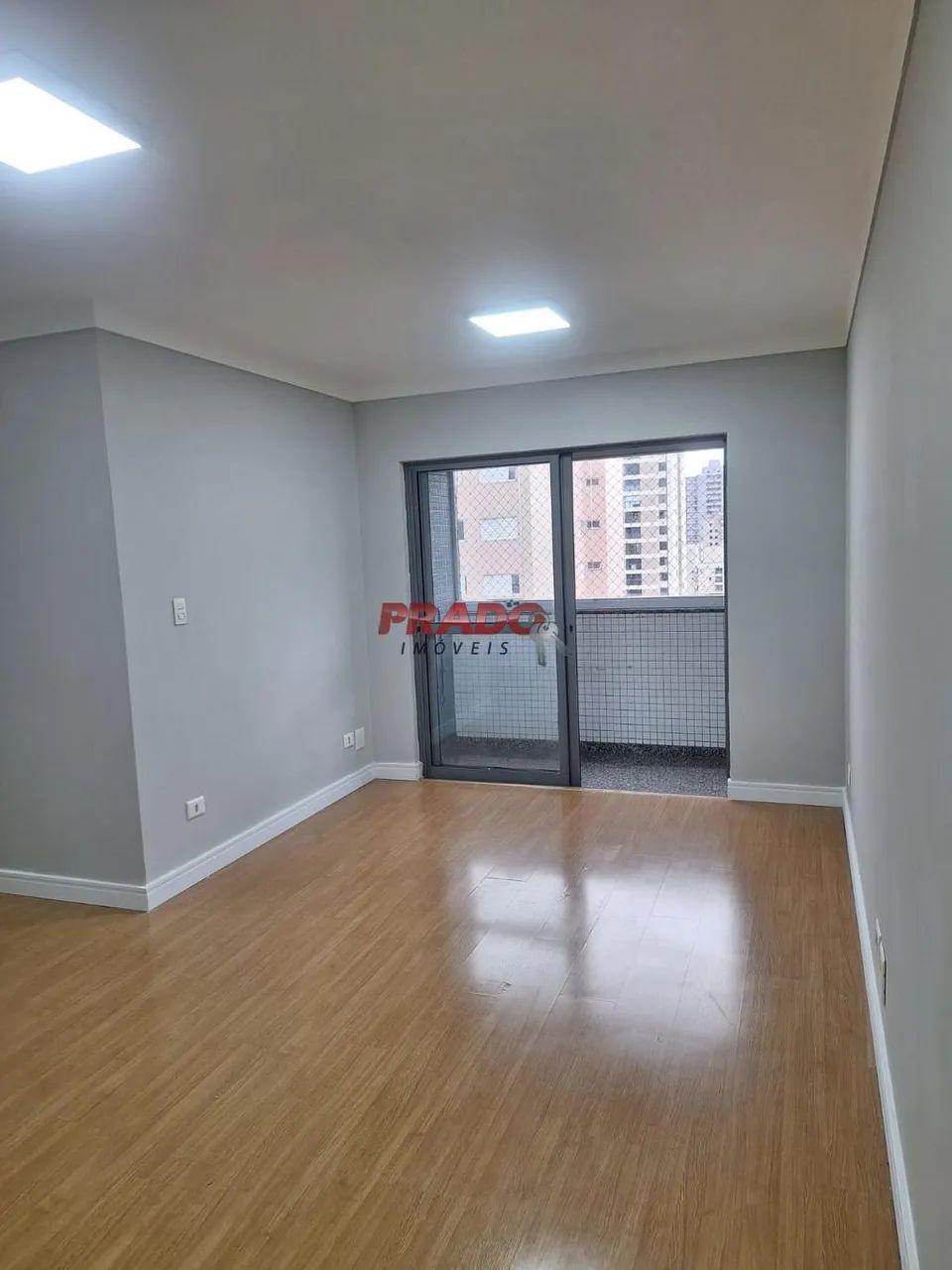 Apartamento à venda em Maringá, Zona 03, com 3 quartos, com 135 m², EDIFÍCIO PHOENIX