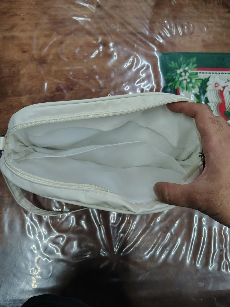 Bolsa branca com suporte para bottons  - Foto 4