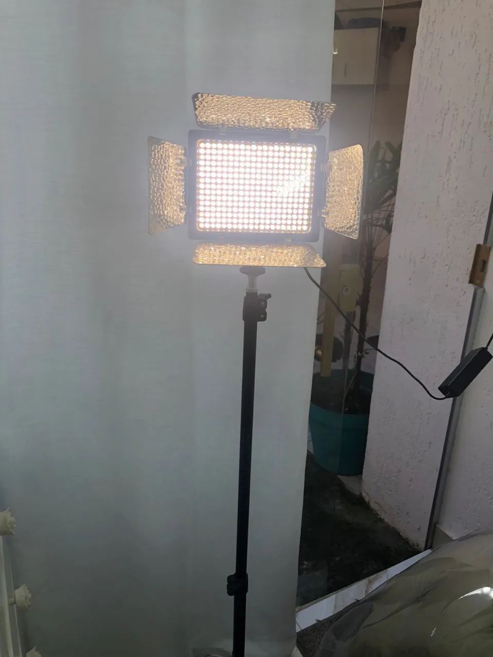 Vendo lote completo de maquiagem + led profissional  - Foto 2