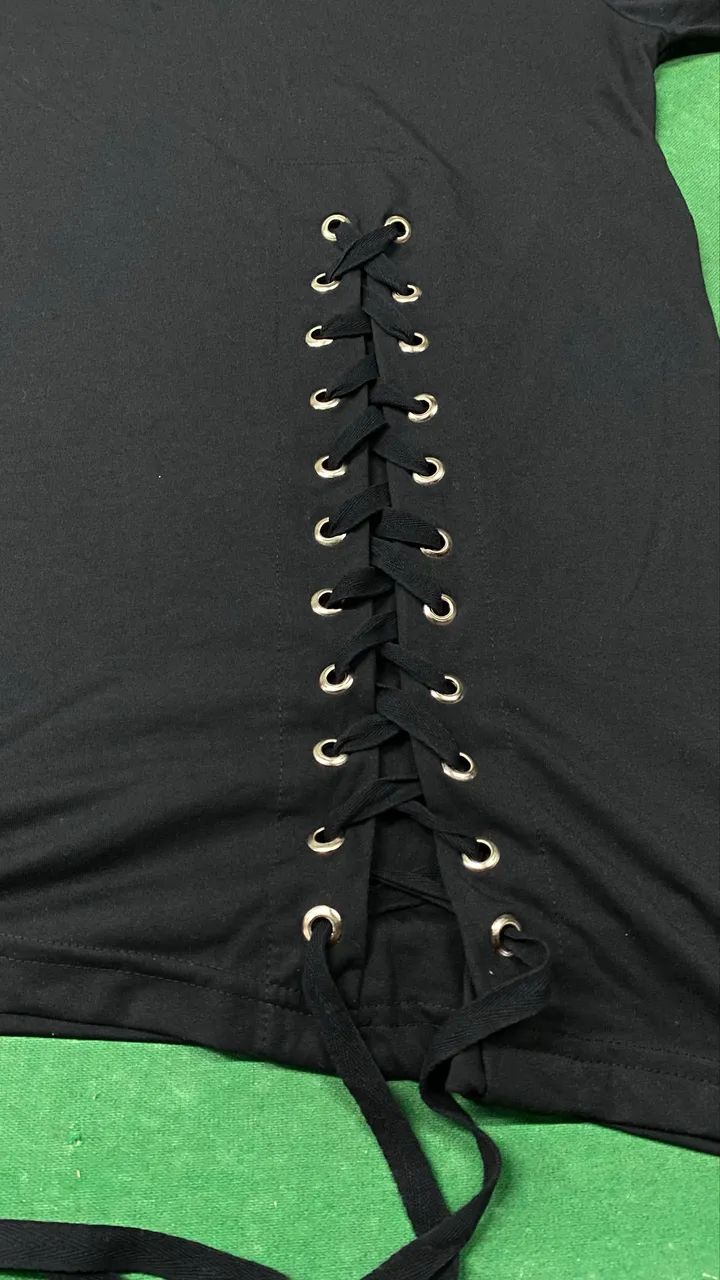 Camiseta Long Line com detalhes - Foto 2
