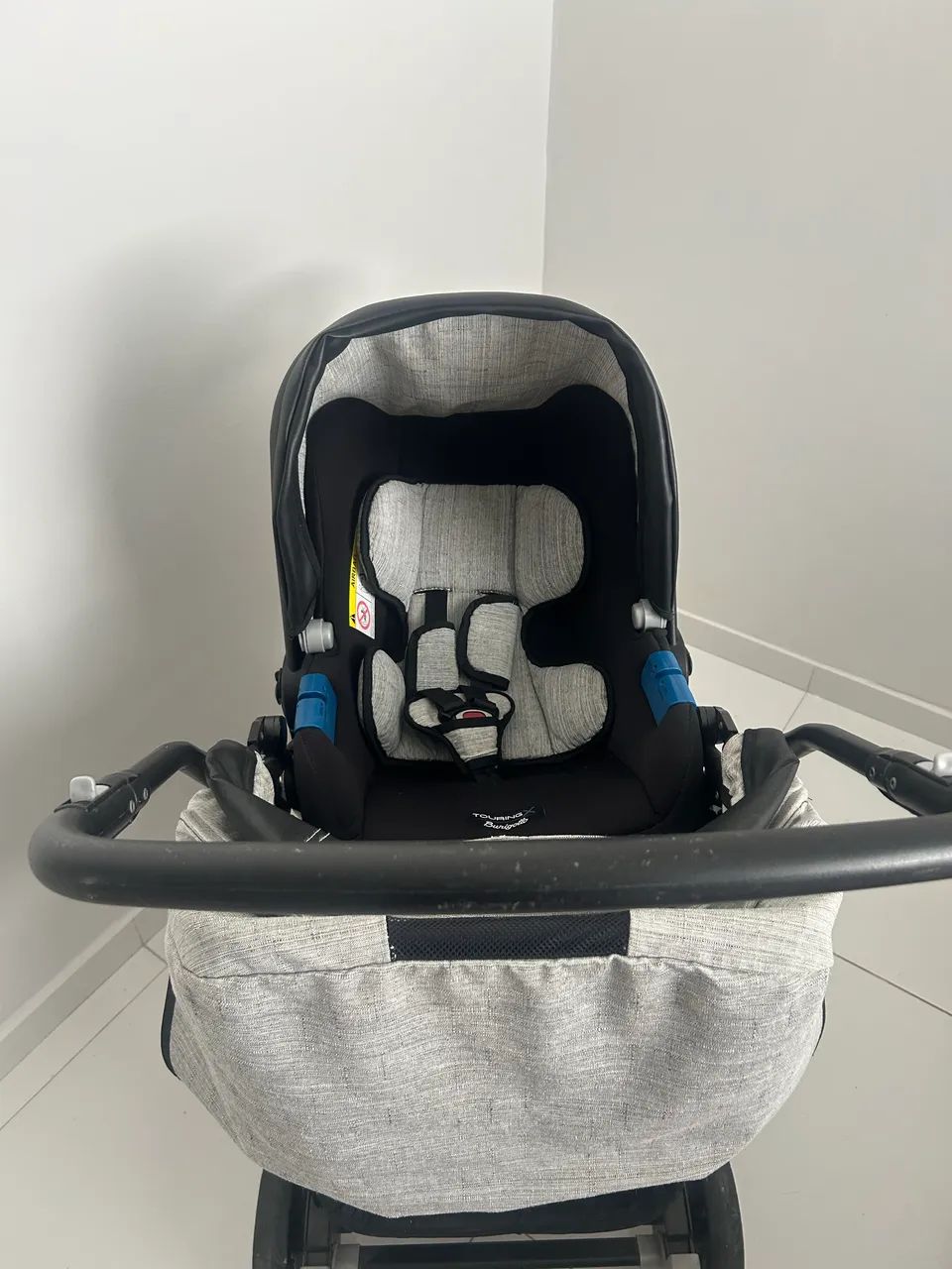 Burigotto Carrinho de bebê + bebê conforto c base  - Foto 4