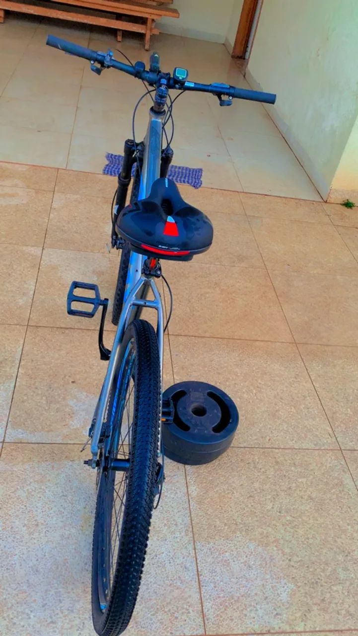 Bicicleta aro 29 - revisada em perfeito estado - Foto 3