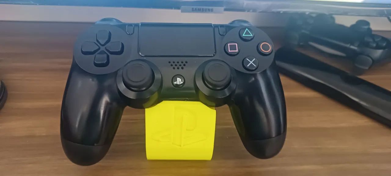 Controle Original Para Playstation 4 Semi novos. Aceito cartão 