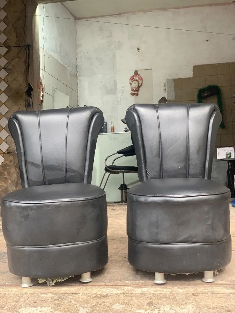 Poltronas em ótimo estado lindas em couro 