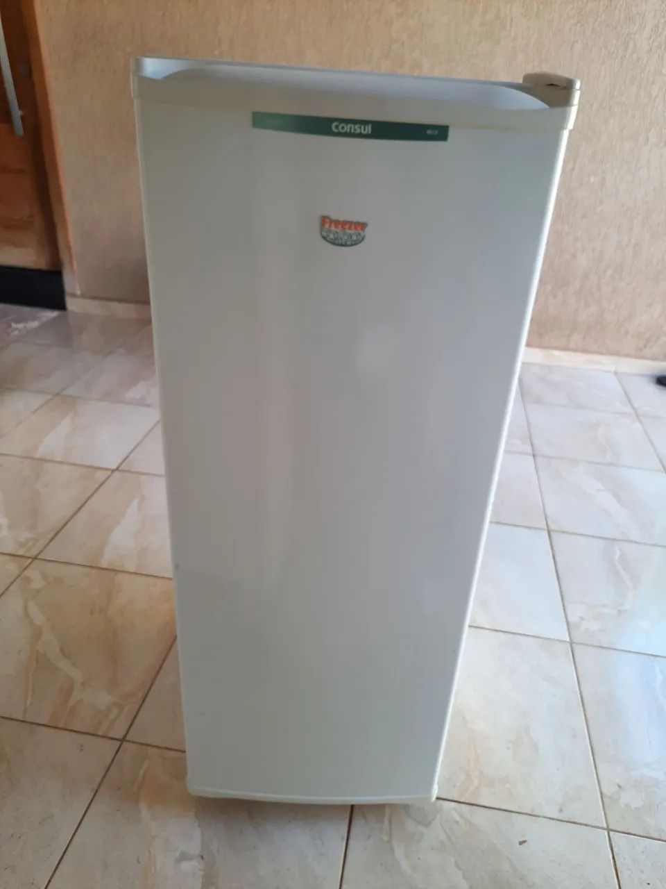 Freezer Vertical Consul semi  novo 
