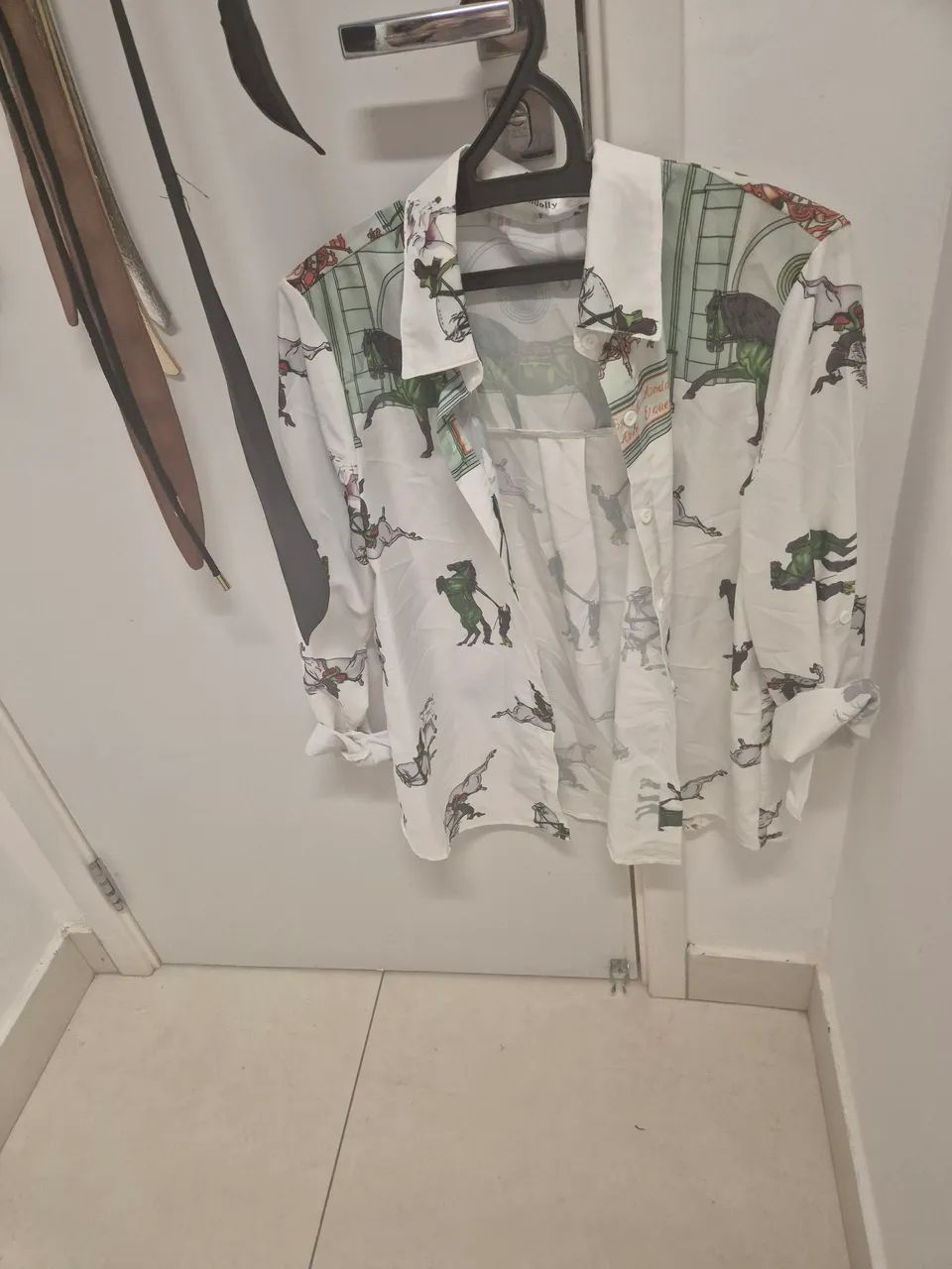 Blusas e macacão  - Foto 4