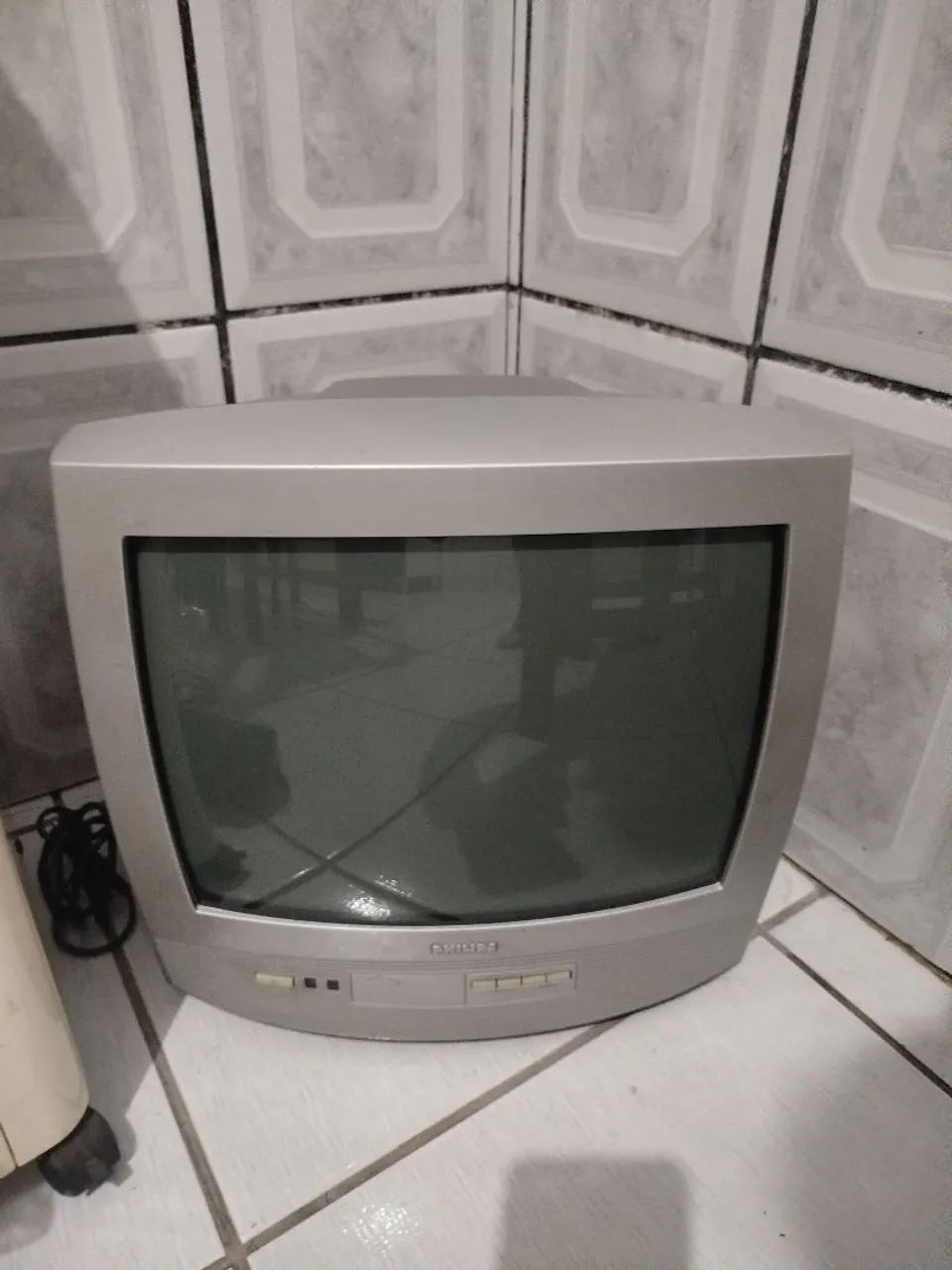 TV 14" com conversor e antena  - Foto 3
