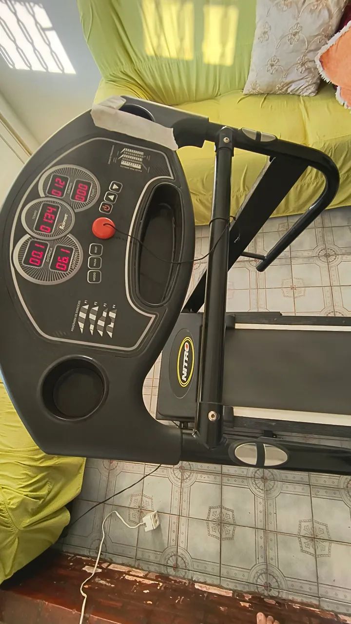 Vende- se esteira