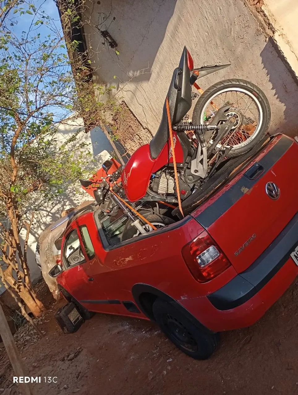 Faço frete e socorro de moto